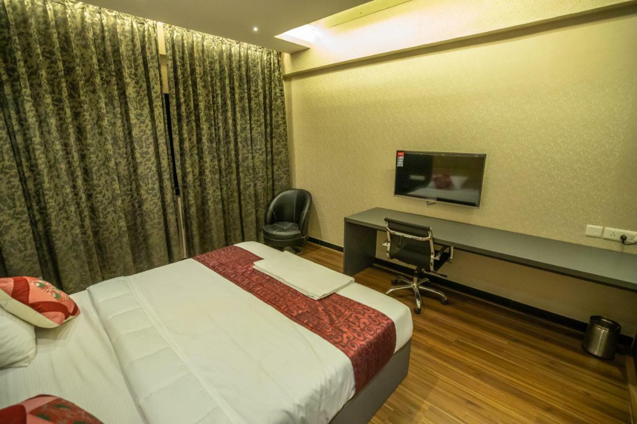 Fabhotel Prime Grand Seasons Bangalore Bagian luar foto
